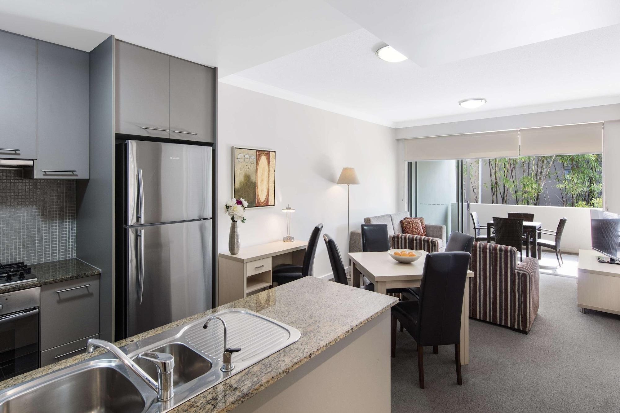 Oaks Brisbane Mews Suites Exterior foto